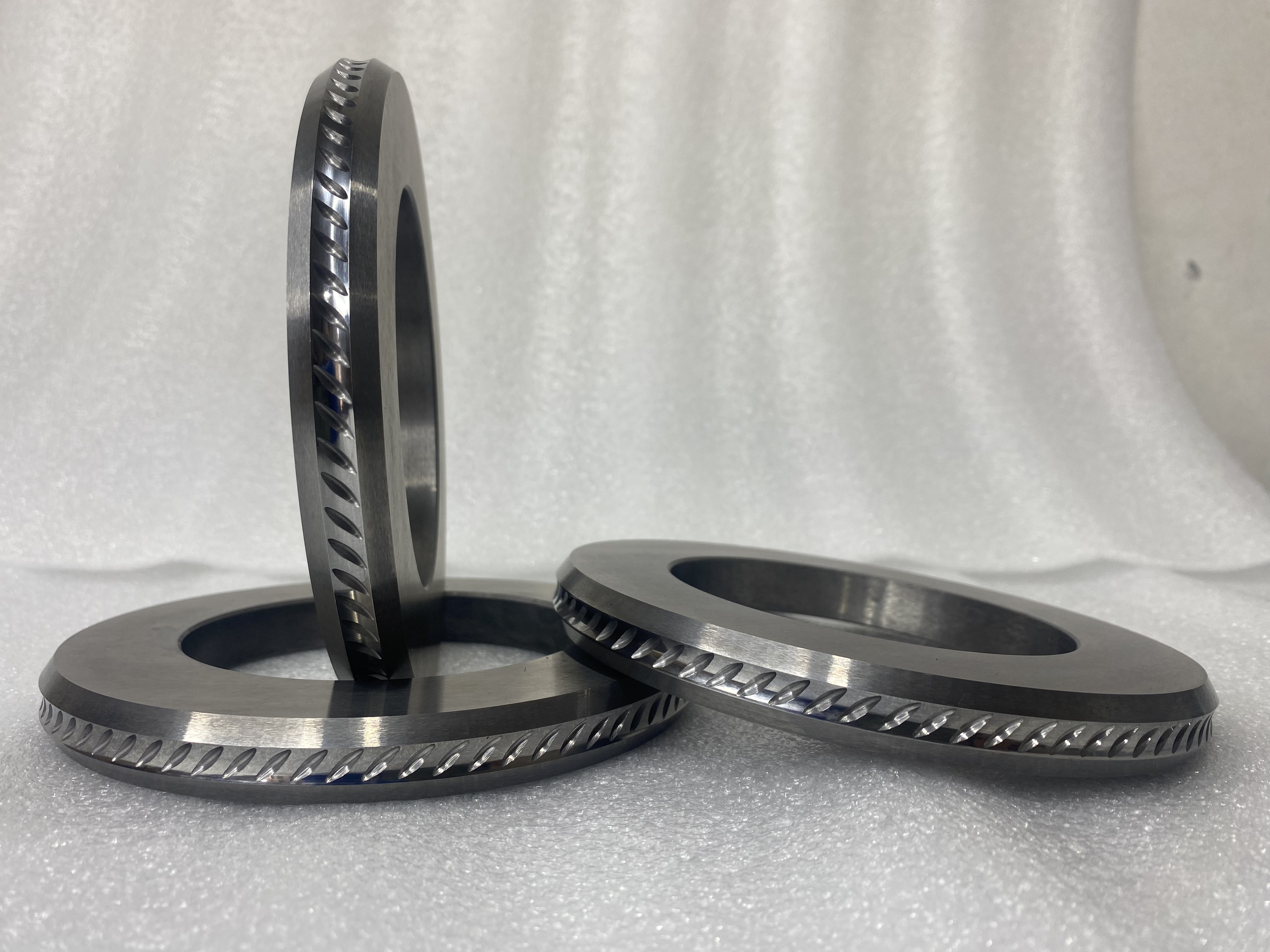 https://www.ihrcarbide.com/tungsten-carbide-roller/